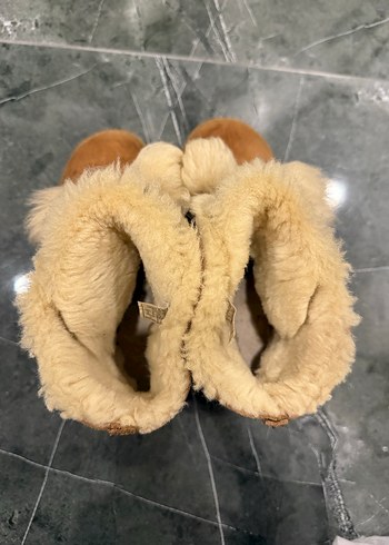 Ugg Ugg ponponlu bot
