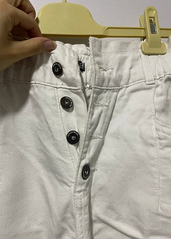 Düğmeli Beyaz Kadın Pantolon - Görsel 3