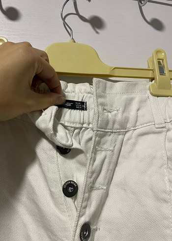 Düğmeli Beyaz Kadın Pantolon - Görsel 2