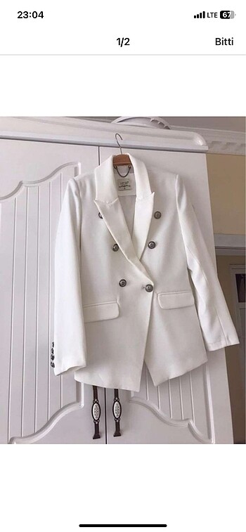 Beyaz blazer