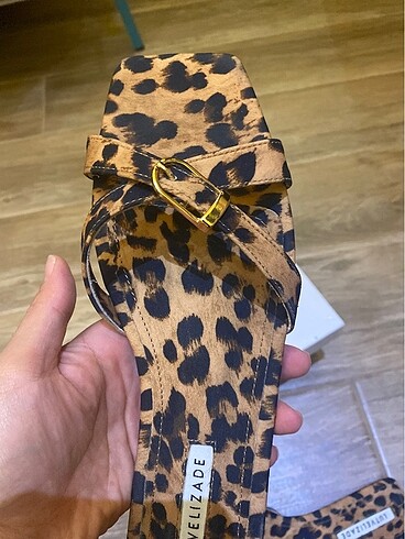 Leopar tokalı terlik