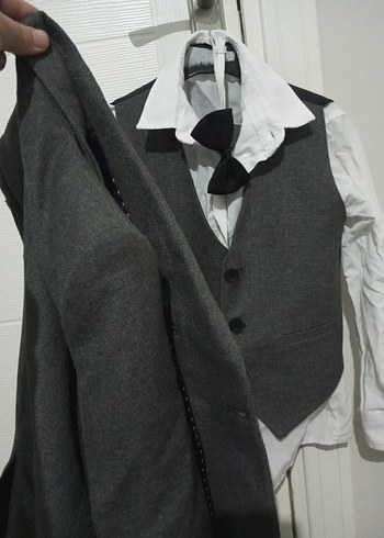 Gri Düğmeli Çocuk Takım Elbise - Görsel 3