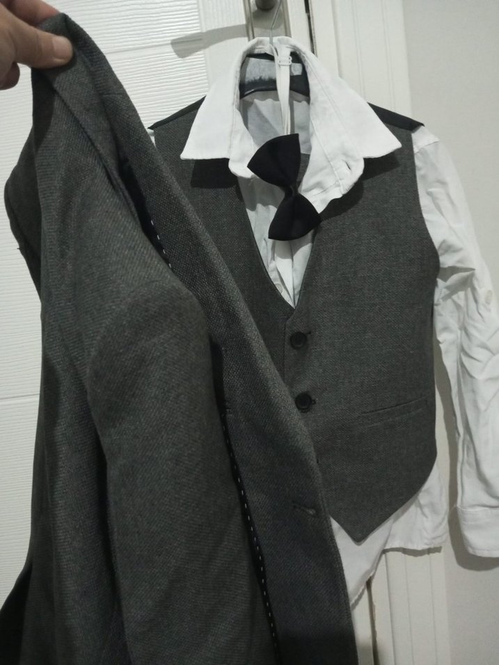 Gri Düğmeli Çocuk Takım Elbise - Görsel 3