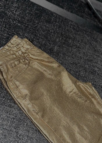 Kadın Parlak Altın Deri  Pantolon zara değil markası - Görsel 3