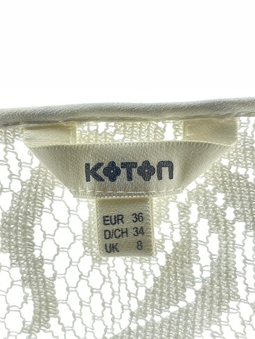 36 Beden beyaz Renk Koton Bluz %70 İndirimli.
