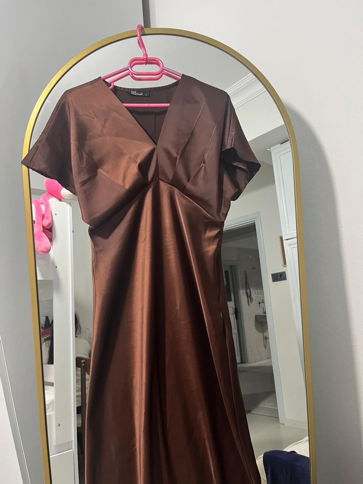 V Yaka Kahverengi Midi Kadın Mezuniyet Elbisesi saten abiye - Görsel 3