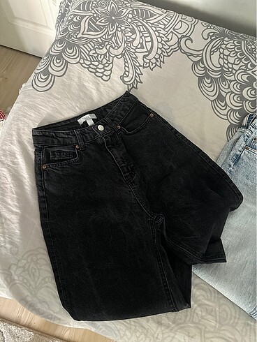 34 Beden mavi Renk İki adet H&M mom jean