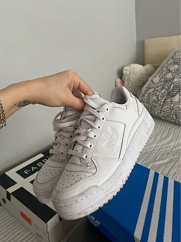 37 Beden beyaz Renk Adidas forum bold beyaz ayakkabı