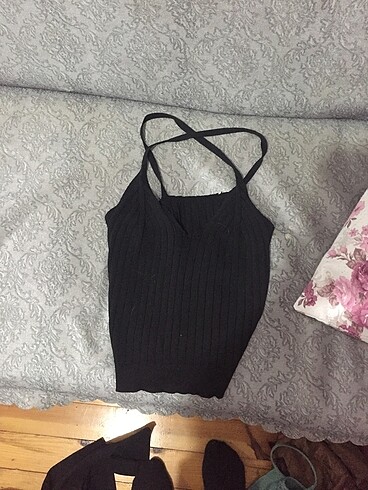 Dekolteli crop