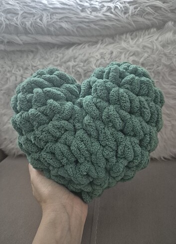 Küçük kalpli puffy yastık