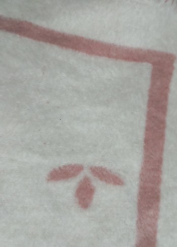 Pembe Baskılı Yatak Örtüsü - Görsel 5