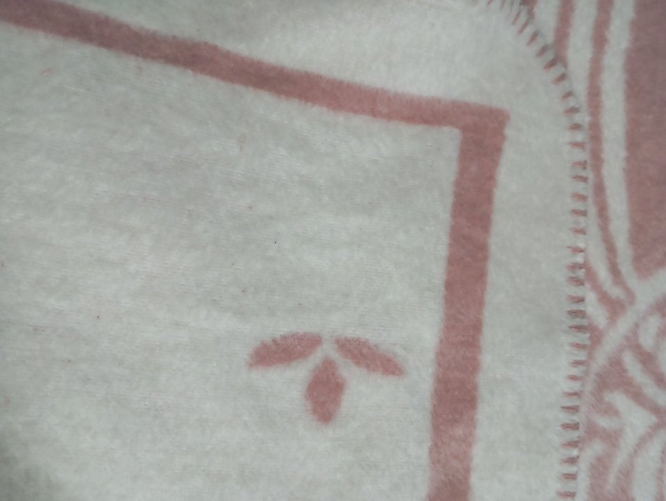 Pembe Baskılı Yatak Örtüsü - Görsel 5