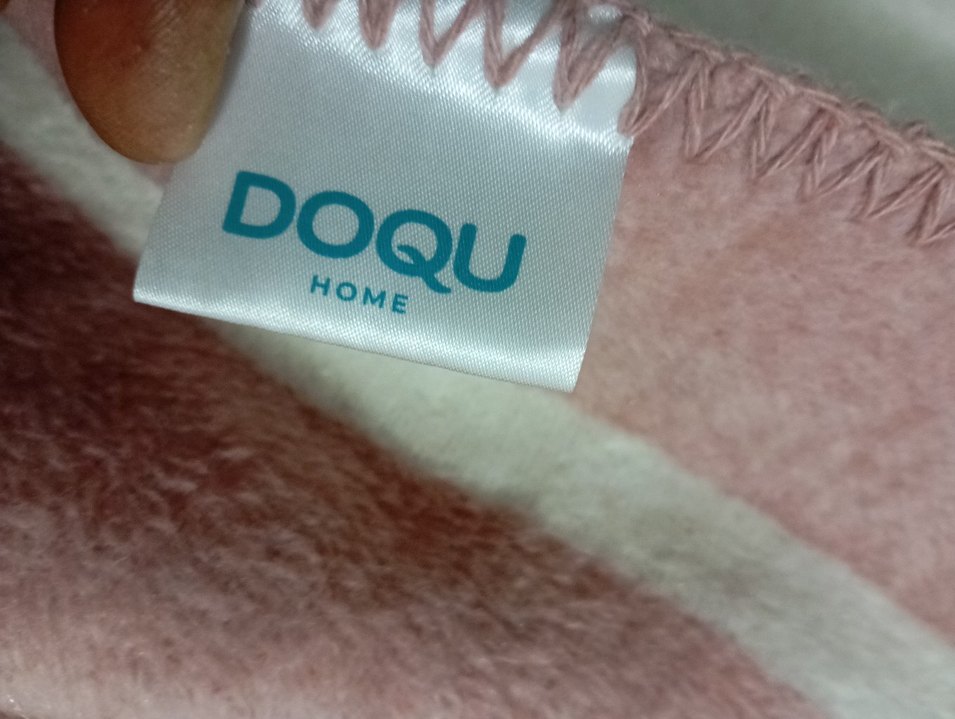 Pembe Baskılı Yatak Örtüsü - Görsel 3