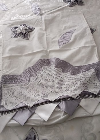 İşlemeli Beyaz ve Gri Yatak Örtüsü - Görsel 4