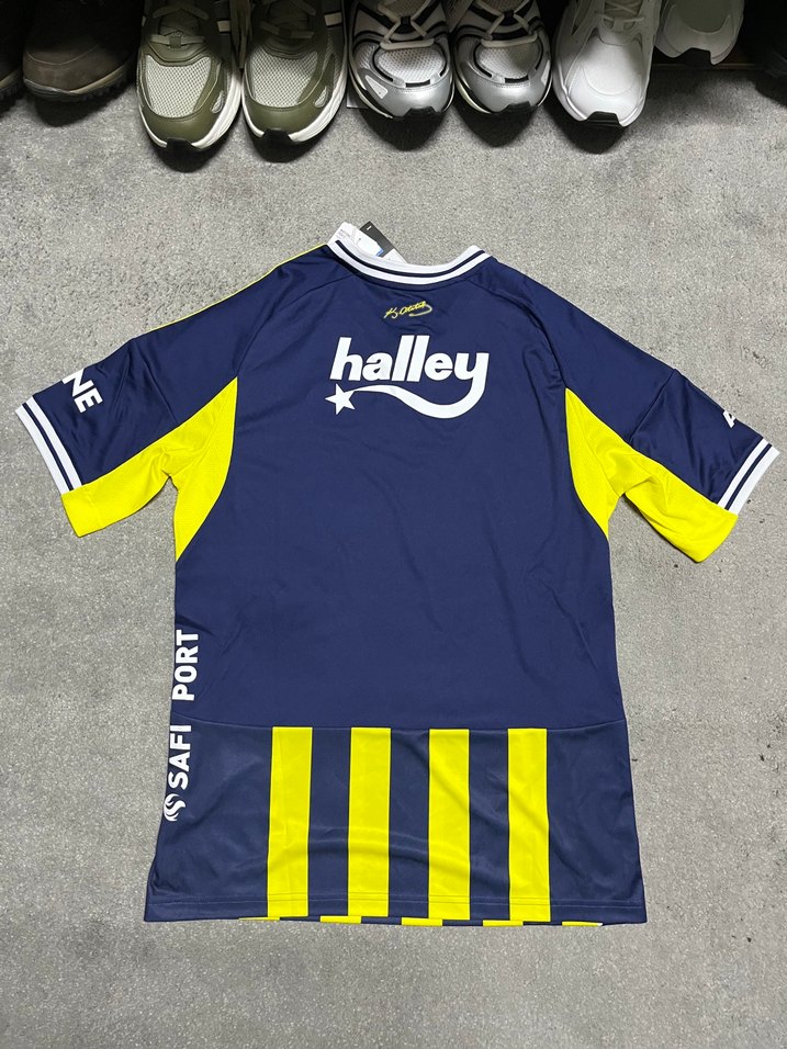 Fenerbahçe Sarı-Lacivert Dikey Çizgili Forma — görsel 3/4