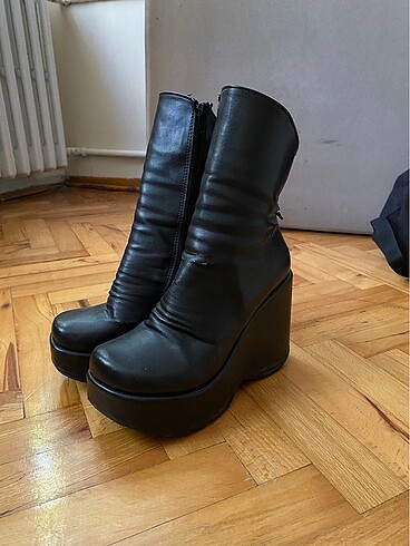 vintage gotik bot