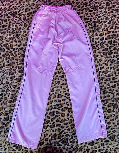 pembe pantolon