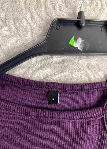 Mor Asimetrik Kesim Uzun Kollu Crop Top - Görsel 3