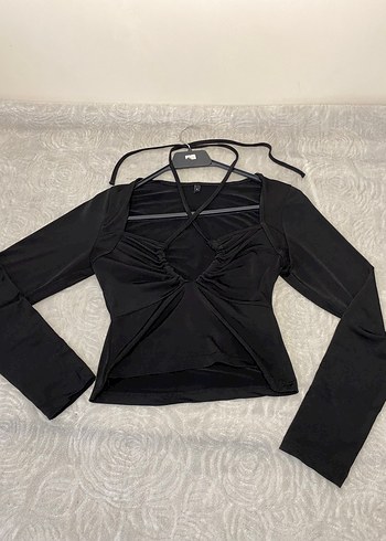 Siyah ipli göğüs dekolteli bluz - Görsel 2