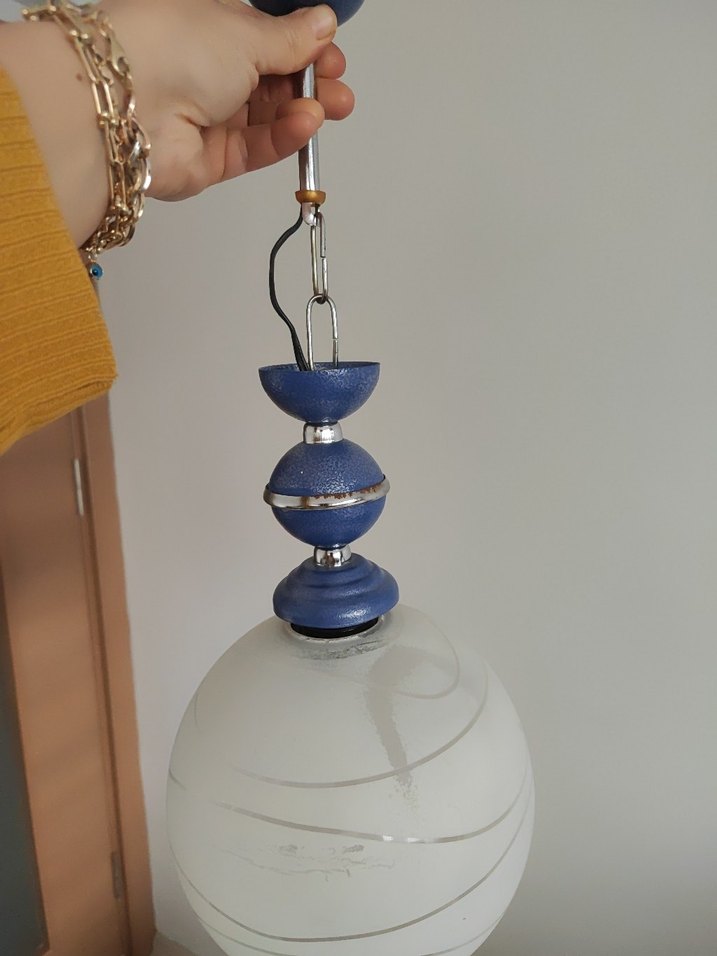 Mavi Detaylı Beyaz Küre Avize - Görsel 2