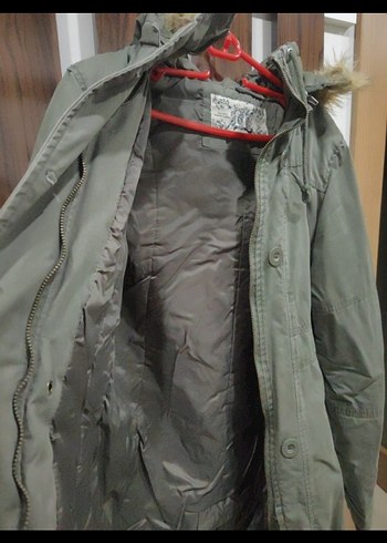 Gri Kadın Kışlık Kürklü Sokak Stili Mont - Görsel 2