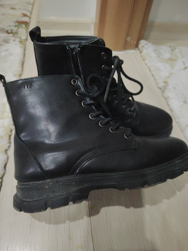 Siyah Deri Bağcıklı Stiletto Topuklu Bot - Görsel 2