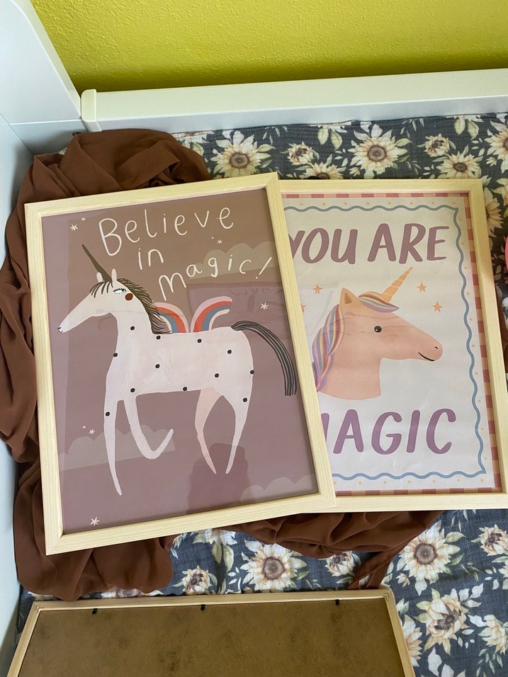 Pembe Unicorn Temalı Poster - Görsel 2