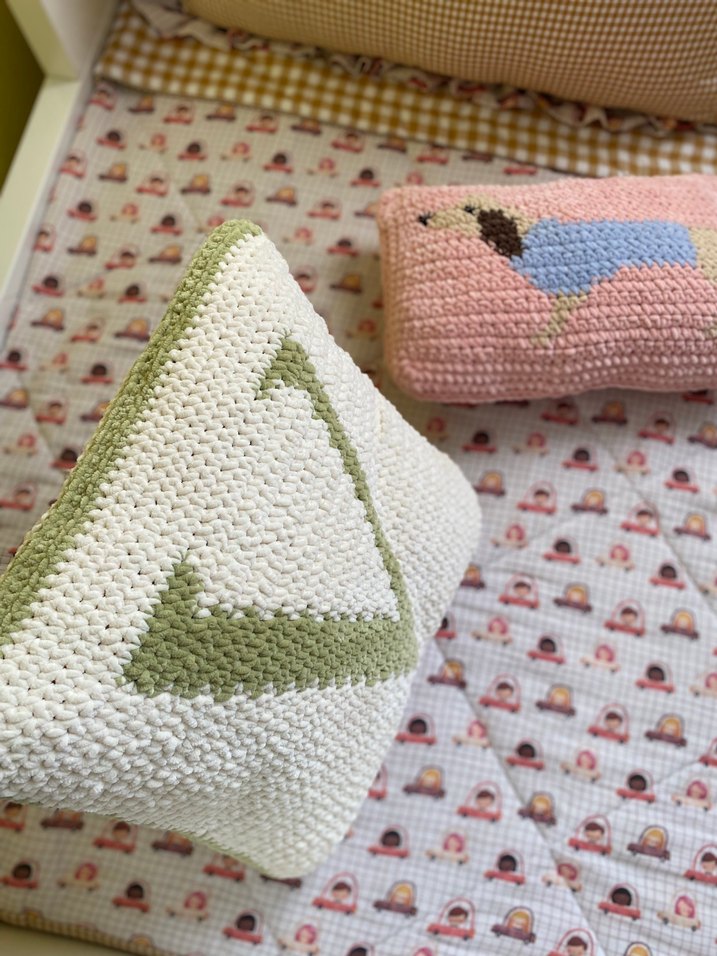 Harfli Crochet Kırlent - Görsel 2