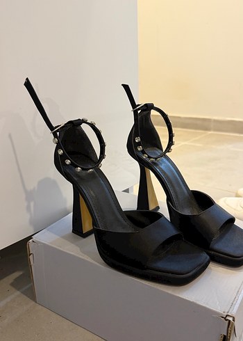 39 Beden Siyah Yılan Desenli Stiletto Topuklu Kadın Ayakkabı