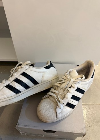 Adidas Siyah Şeritli Beyaz Kadın Spor Ayakkabı