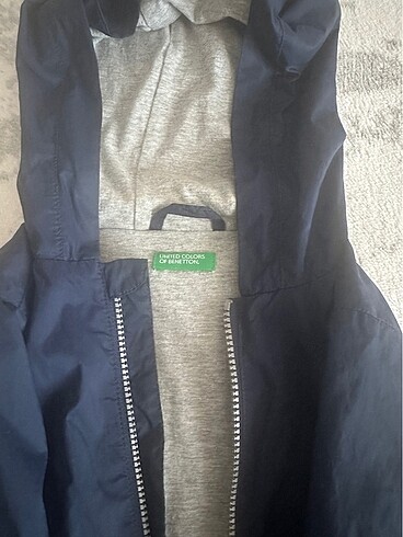 Benetton yağmurluk - Görsel 2
