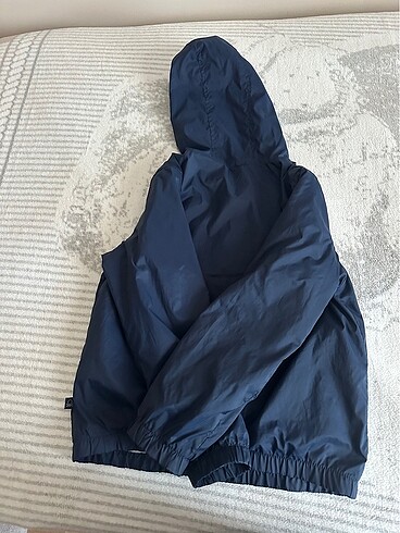 Benetton yağmurluk - Görsel 4