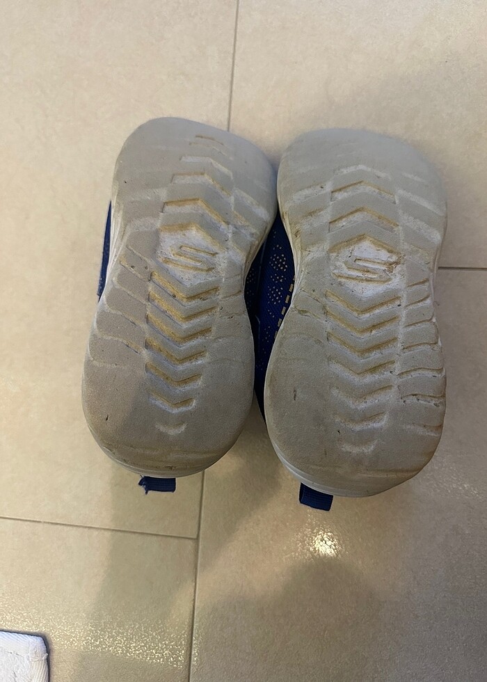 Skechers spor ayakkabı 32 numara - Görsel 3