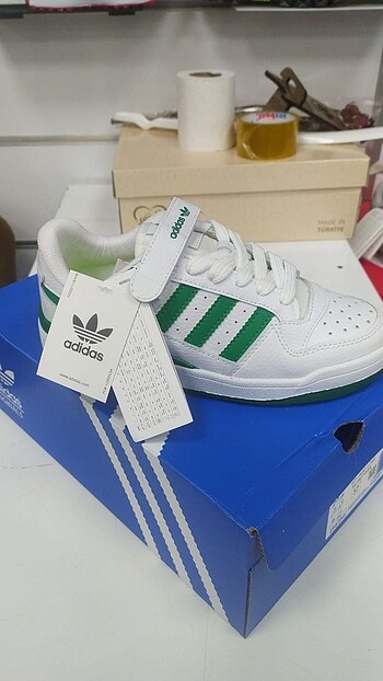 Adidas Spor ayakkabı-renklerine fotolardan bakabilirsiniz