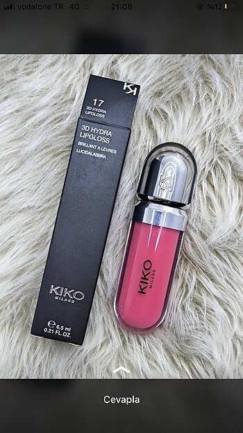 Kiko Kiko gloss-renklerine fotolardan bakabilirsiniz