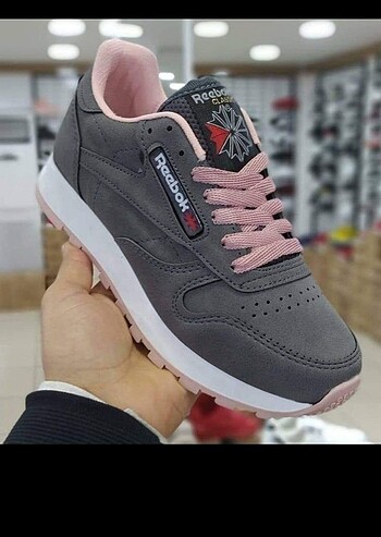 Reebok yeni sezon tam kalıp
