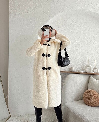 Diğer ZARA MODEL ÇOBAN DÜĞMELİ UZUN PELUŞ KABAN