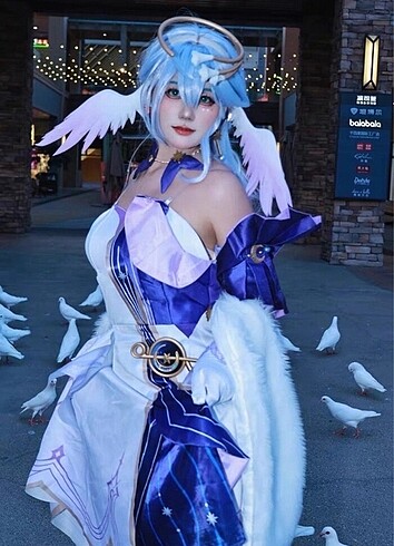 robin cosplay