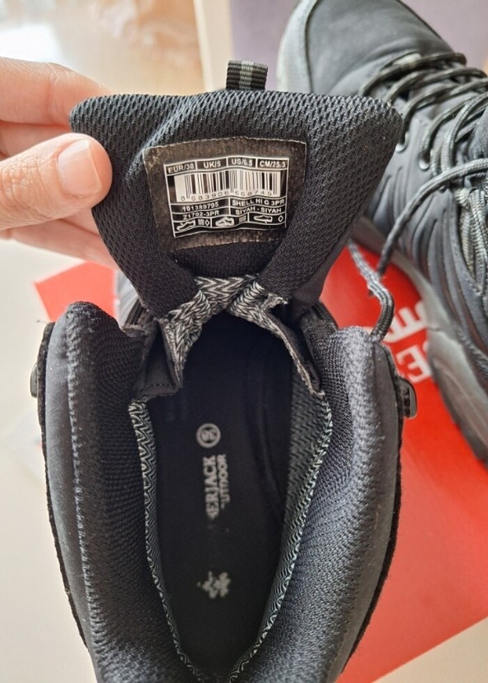 Temiz kullanilmis erkek outdoor ayakkabi - Görsel 3