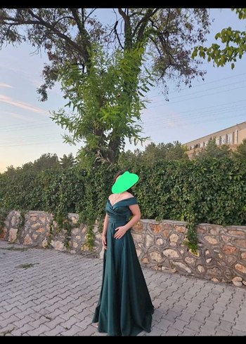Yeşil Drapeli Uzun saten Abiye Elbise