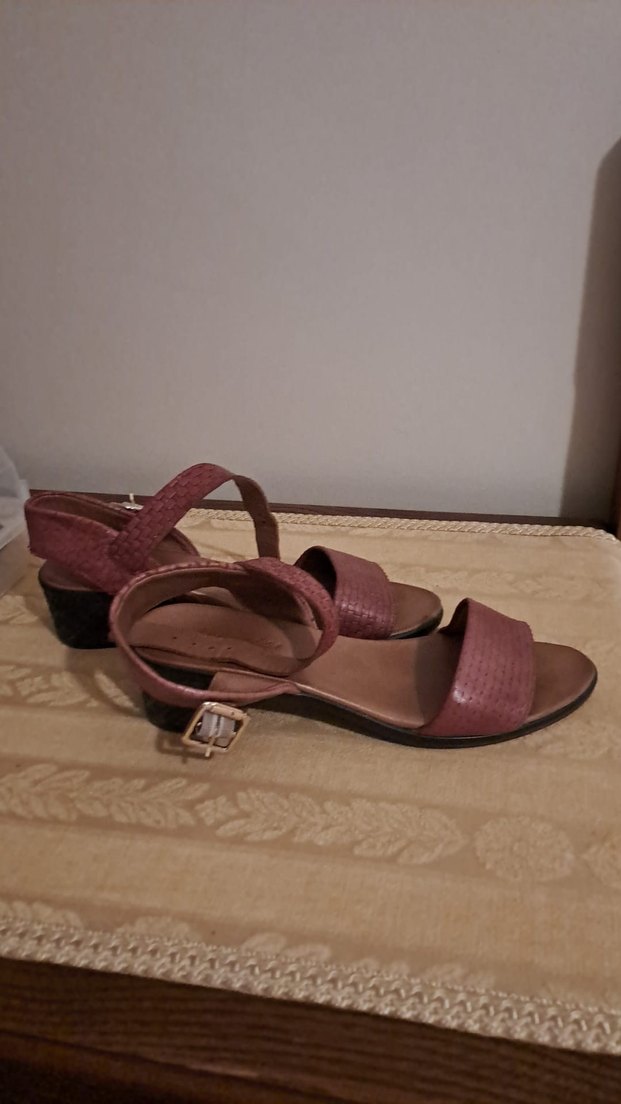 gercek deri Bordo Deri Tokalı Dolgu Topuklu Kadın Sandalet - Görsel 2