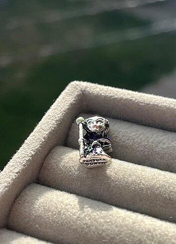 KÖTÜLER charm