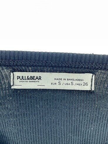 s Beden siyah Renk Pull and Bear T-shirt %70 İndirimli.