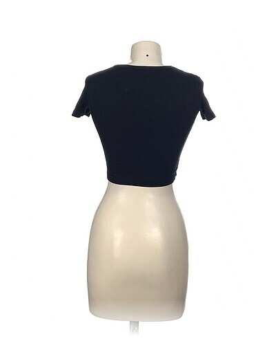 s Beden Pull and Bear T-shirt %70 İndirimli.