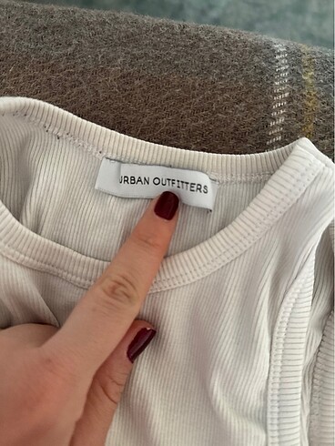 universal Beden Urban outfitters crop