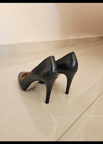Siyah stiletto