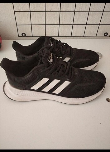 Adidas kadin spor ayakkabı 