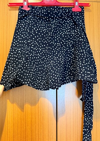 Zara Siyah Puantiyeli Fırfırlı Mini şort Etek