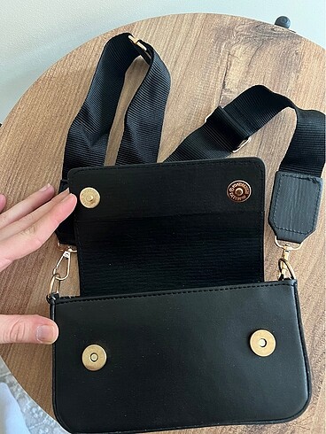 Beden Zara muadil askılı siyah çanta