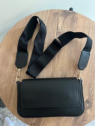 Beden siyah Renk Zara muadil askılı siyah çanta